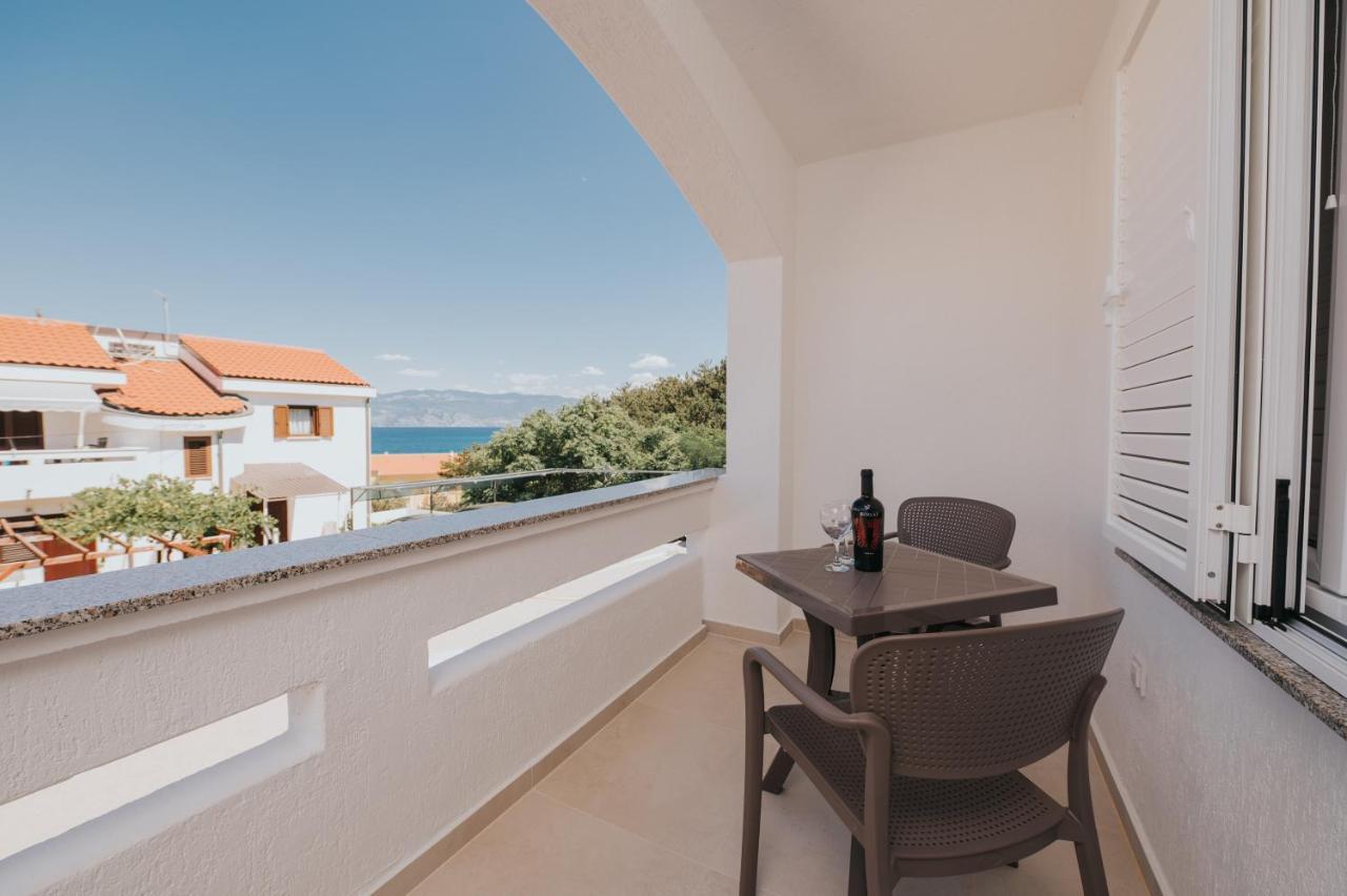 Apartments Virgine Maria I Baska  Exterior photo