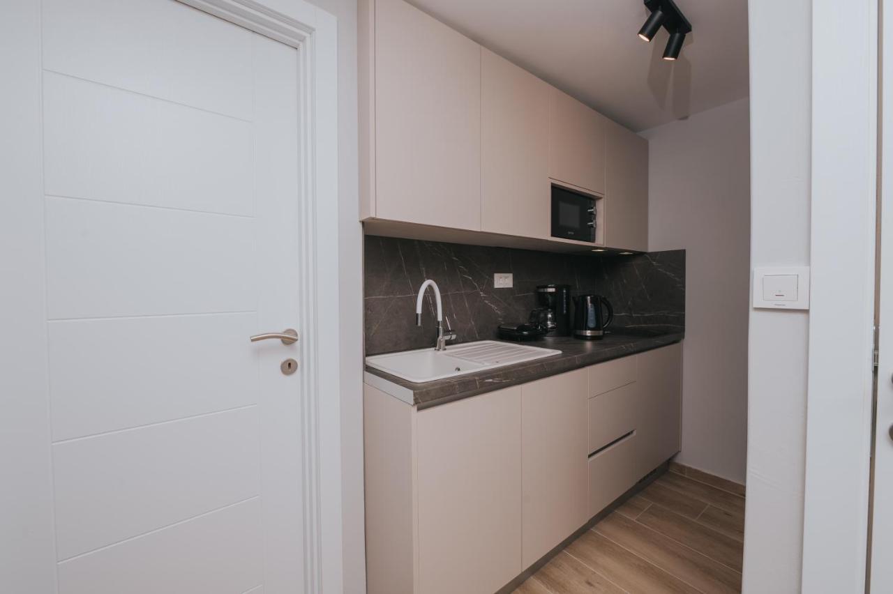 Apartments Virgine Maria I Baska  Exterior photo